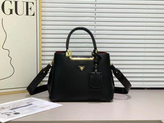 Chic Pebbled Leather Satchel with Gold-Tone Accents (EEF0026)