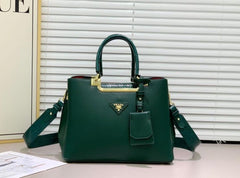 Chic Pebbled Leather Satchel with Gold-Tone Accents (EEF0026)