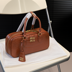 Crocodile-Embossed Leather Handbag (GHBA009J)