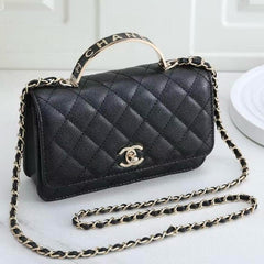 Handbag with Gold CHANEL (YYCA049KK)