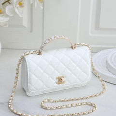 Handbag with Gold CHANEL (YYCA049KK)