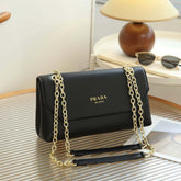 Prada It's a classic style with a gold chain strap ( KJBA009PO)