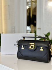 Balmain speaks, the subject is elegance. (HHBA009ER)