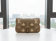 Louis Vuitton Flap Bag (HHBA070KK)