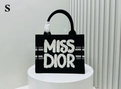 * The Miss Dior Bag (Simple and direct(AQBA009ZN)