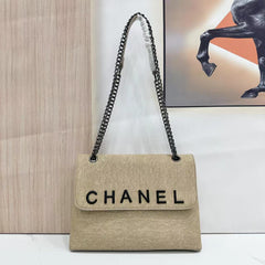 Elegant Chanel Shoulder Bag – Timeless Luxury (RYF026IV)