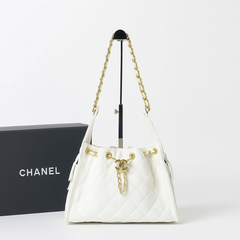 Elegant Quilted Shoulder Bag – Gold Chain Detail (WEF026HT)