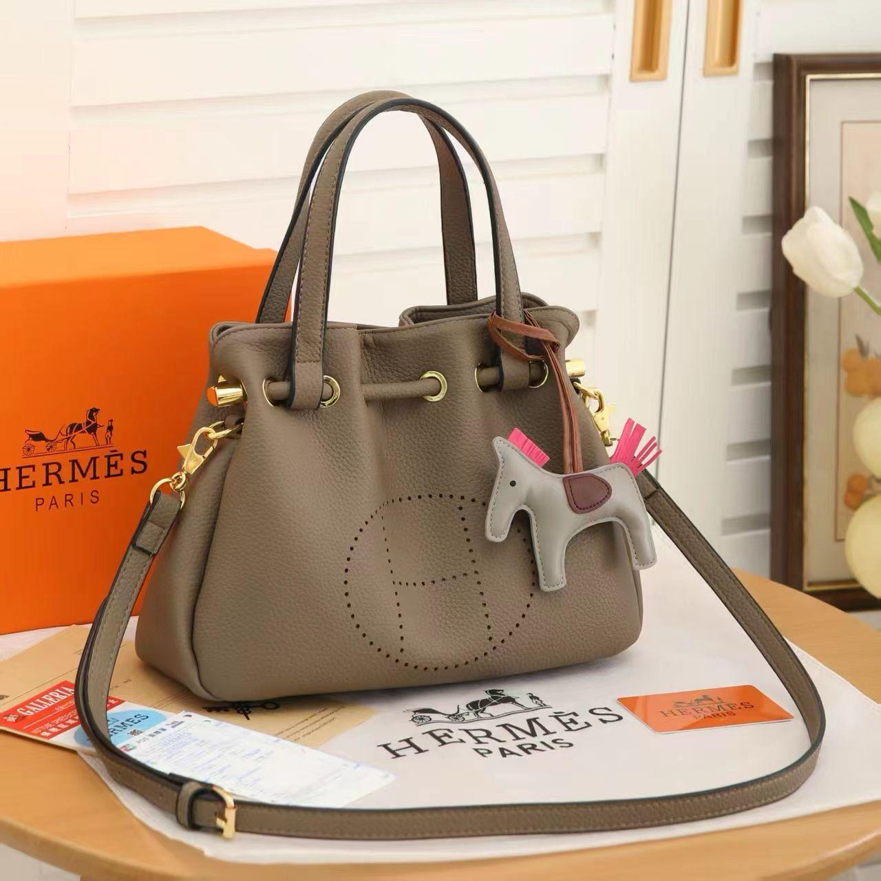 Chic Leather Tote with Gold Hardware & Horse Charm