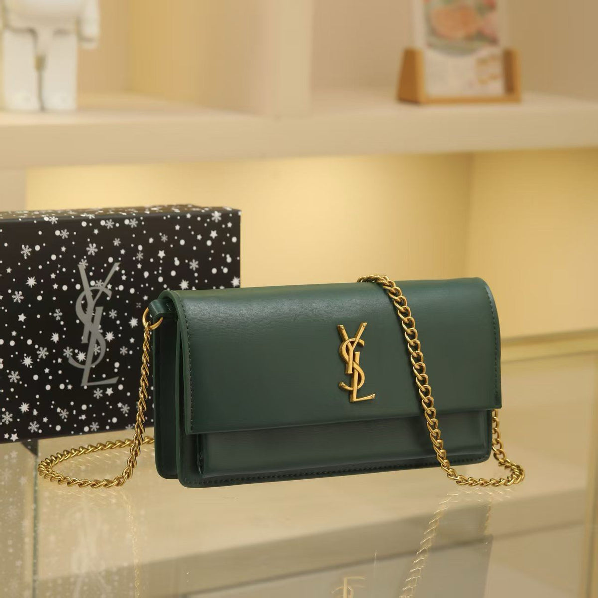 YSL  Leather Chain Bag – Iconic & Sophisticated (RRF026EY)