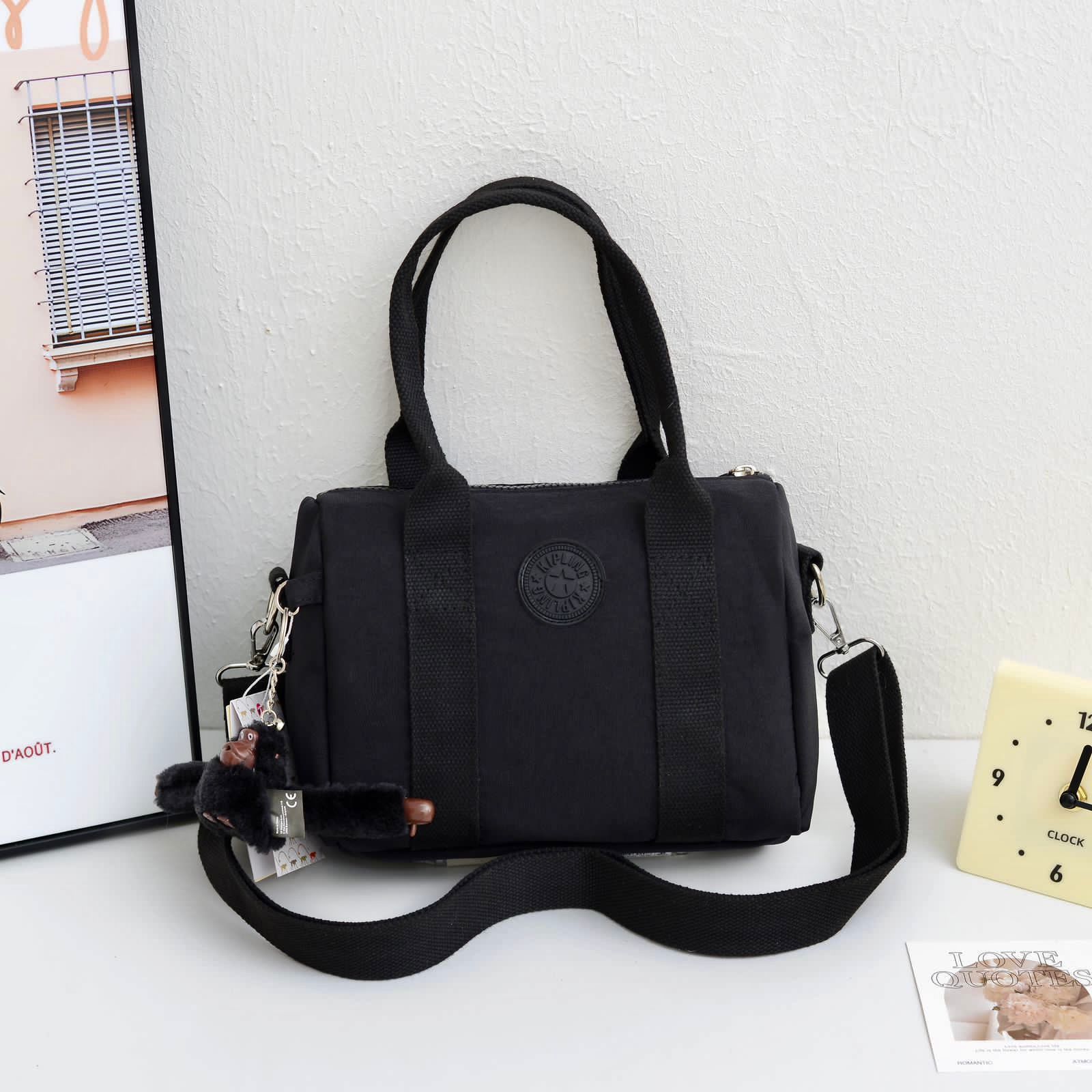Bold  Canvas Shoulder Bag – Everyday Essential (AWBA009EW)