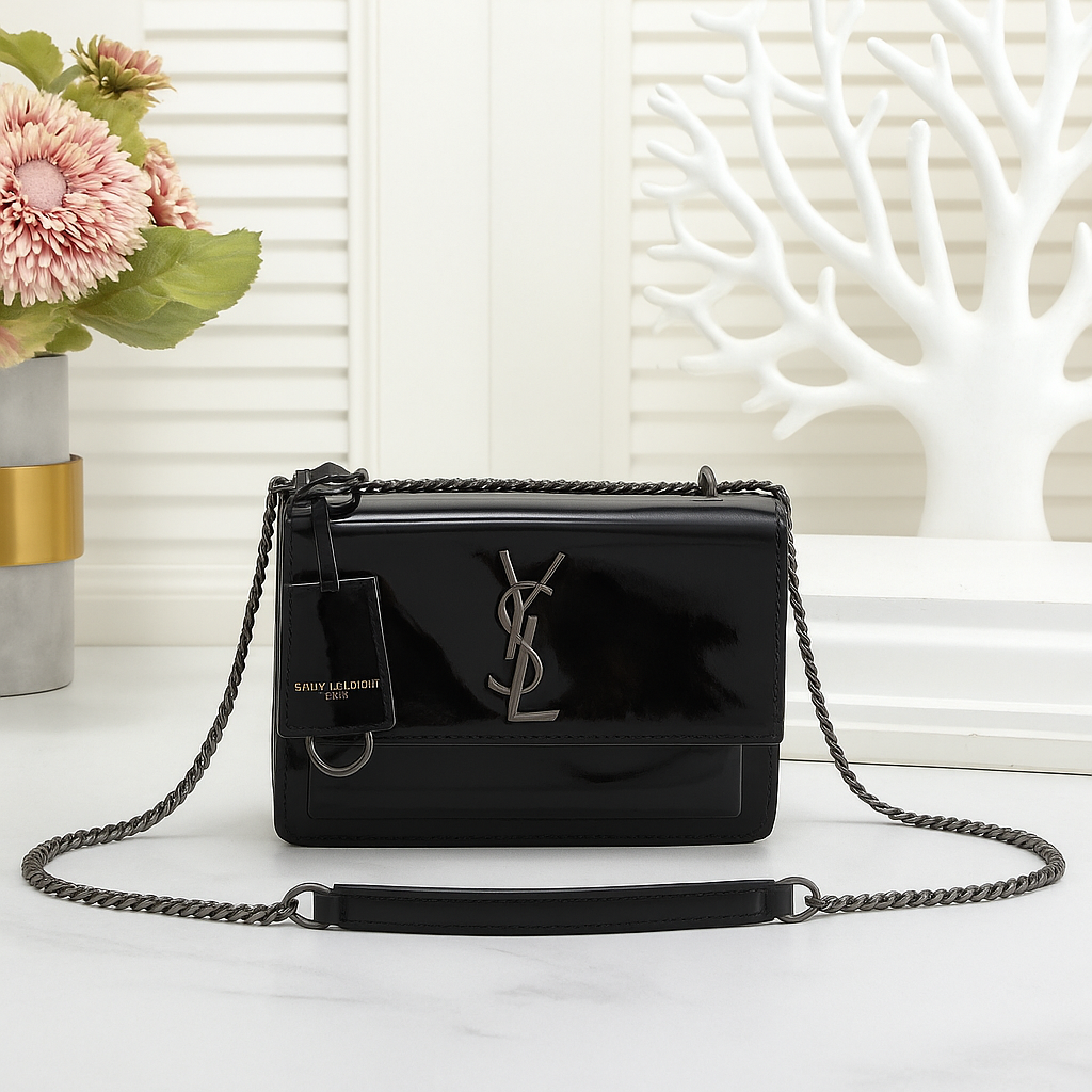 Glossy  Patent Leather Shoulder Bag with Chain Strap (QWBA009L)