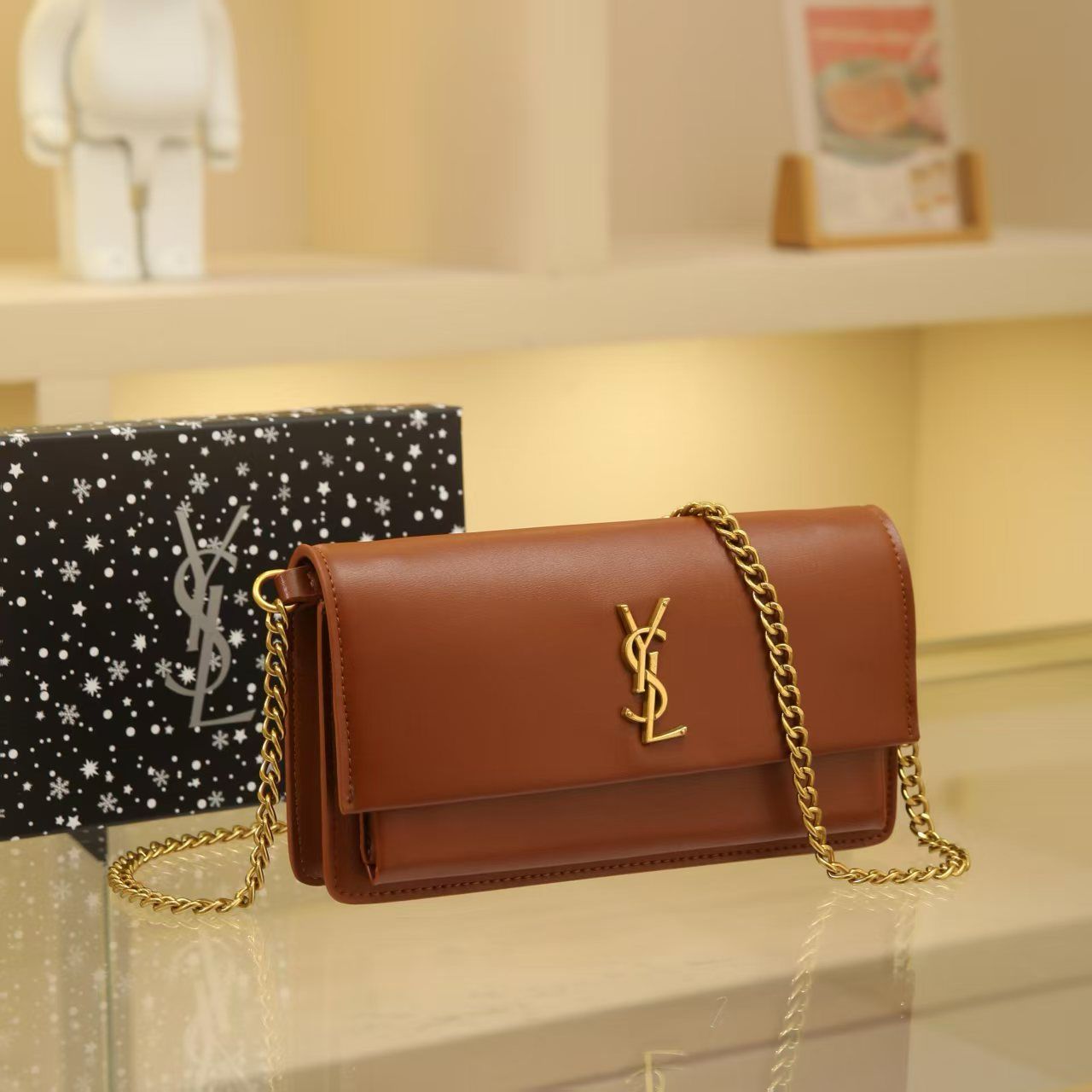 YSL  Leather Chain Bag – Iconic & Sophisticated (RRF026EY)