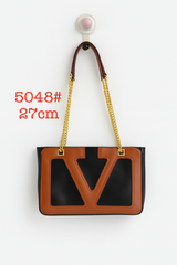 Valentino Garavani VLogo Signature Chain Bag (TYBA031W)