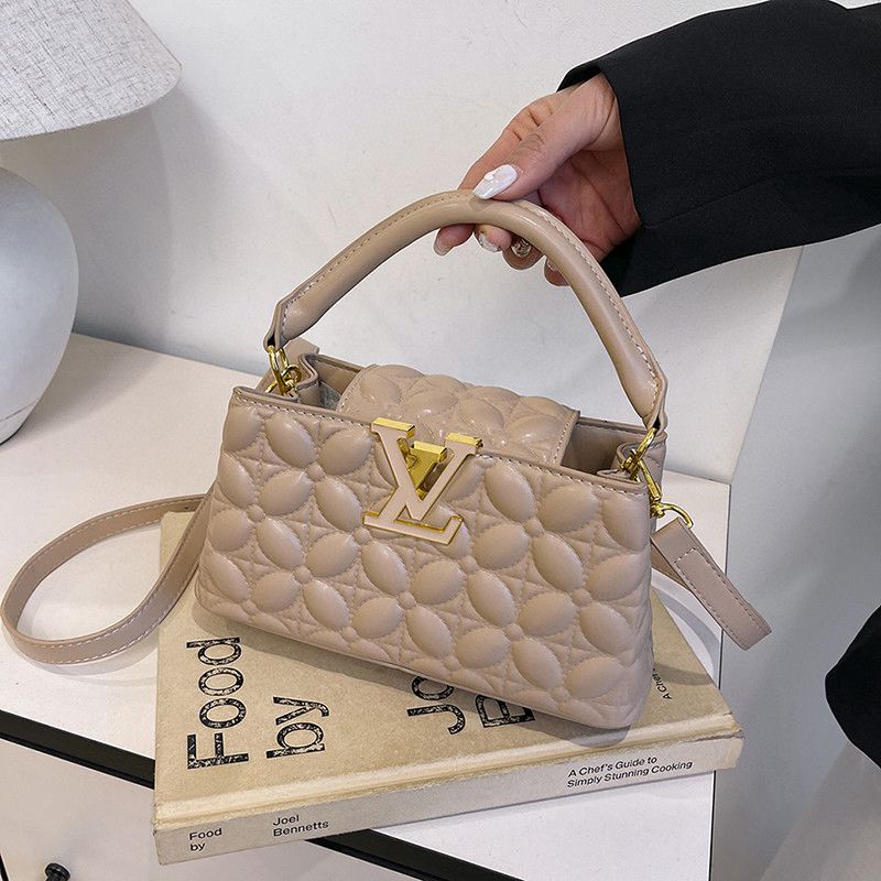 Structured Quilted Handbag with Top Handle LV (JHDA143TY)
