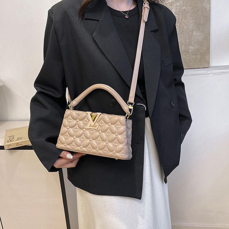 Structured Quilted Handbag with Top Handle LV (JHDA143TY)