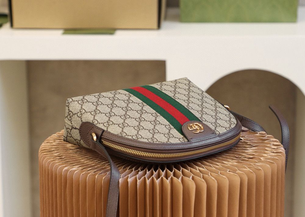 Gucci GG Supreme Web Shoulder Bag Display (KJBA009YY)
