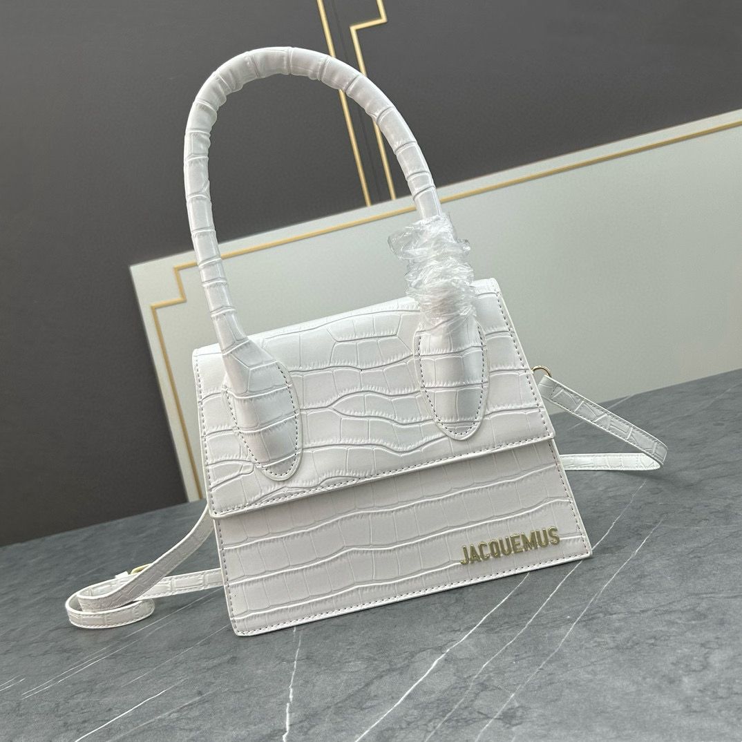 Jacquemus Hand Bag Le Grand Bambino Handbag (HGBA009LO)