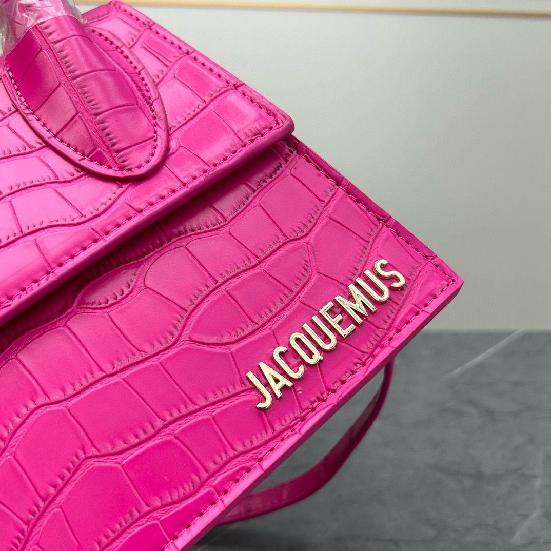 Jacquemus Hand Bag Le Grand Bambino Handbag (HGBA009LO)