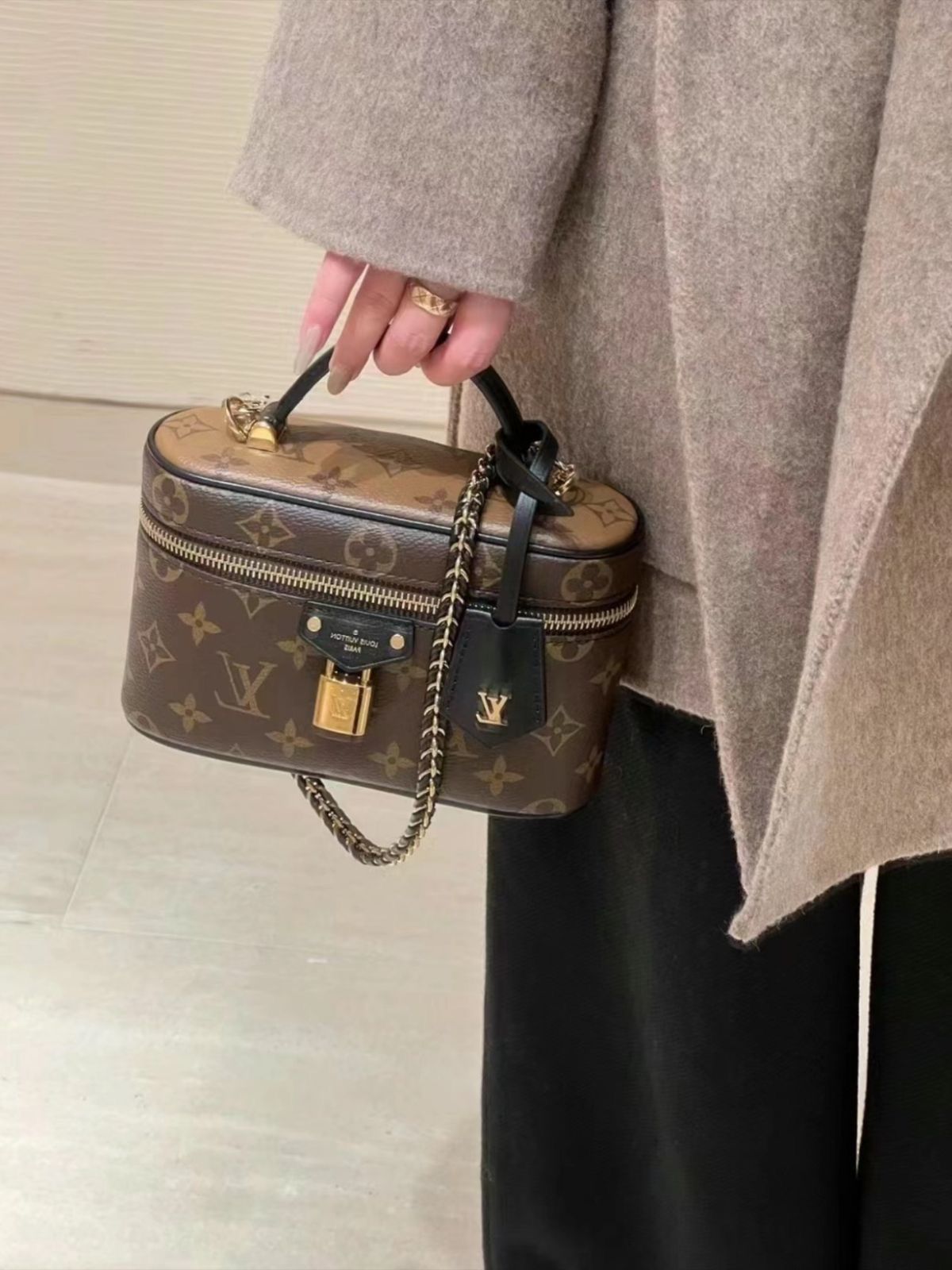 Iconic Louis Vuitton Handbags (XQCA050BP)