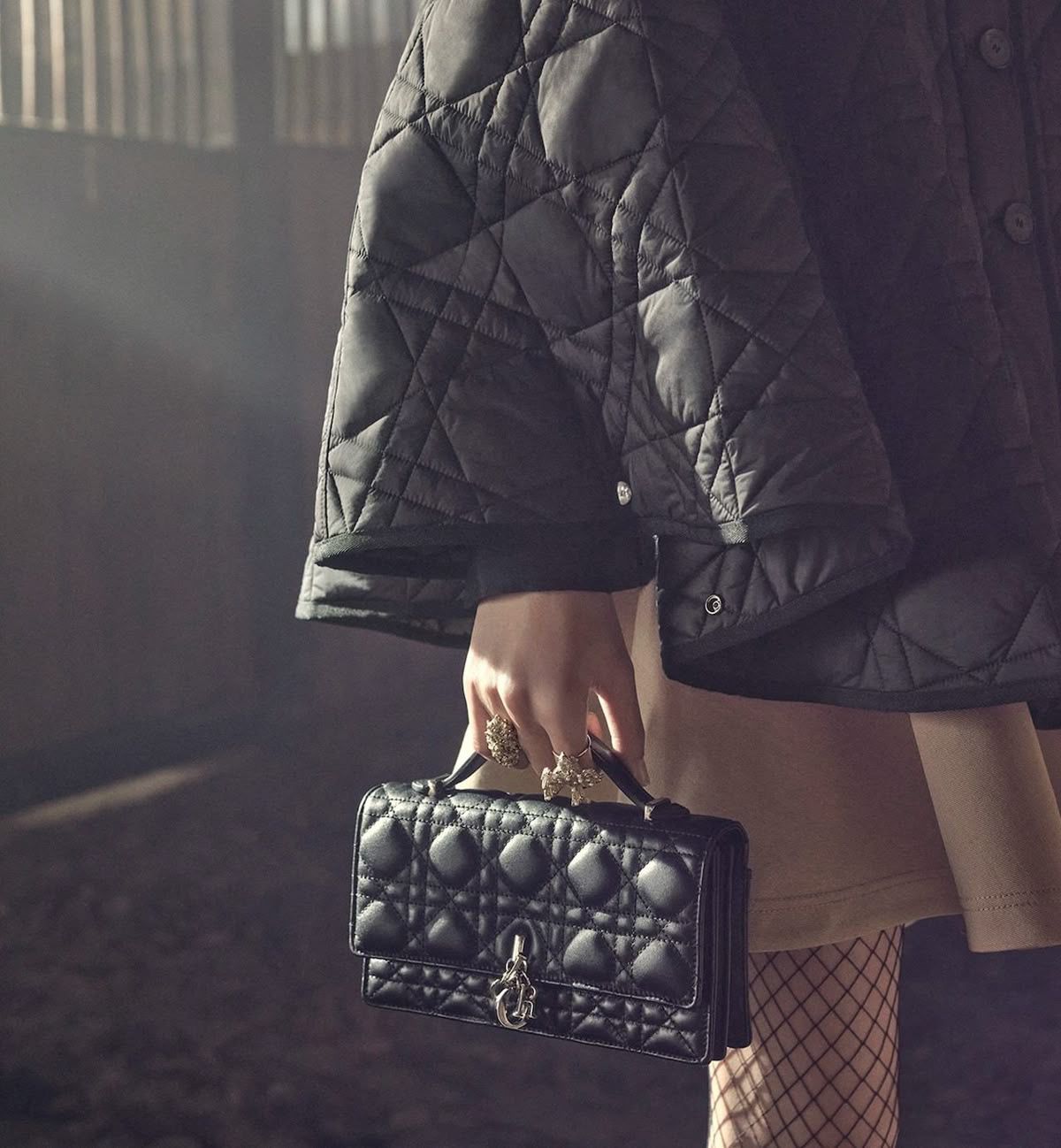 Elegant Quilted Leather Handbag (NNF0026)