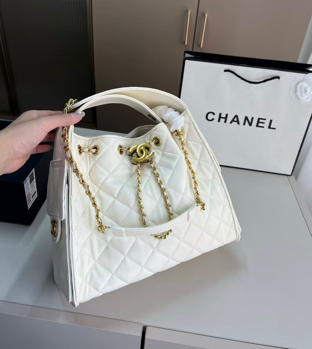 Classic Quilted  Leather Bag with Gold Chain (DSBA009)