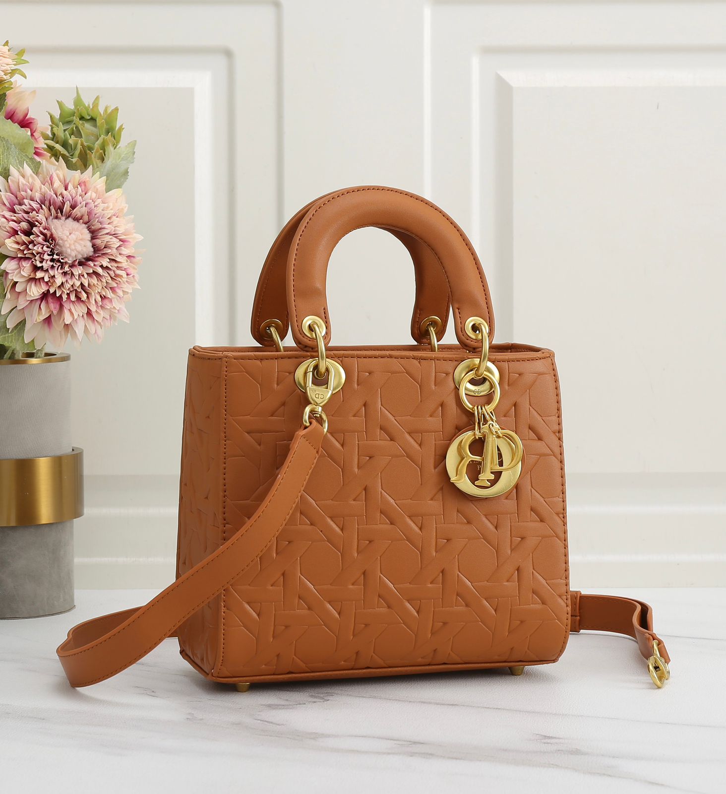 Elegant DIOR  Handbag (GHBA009HG)
