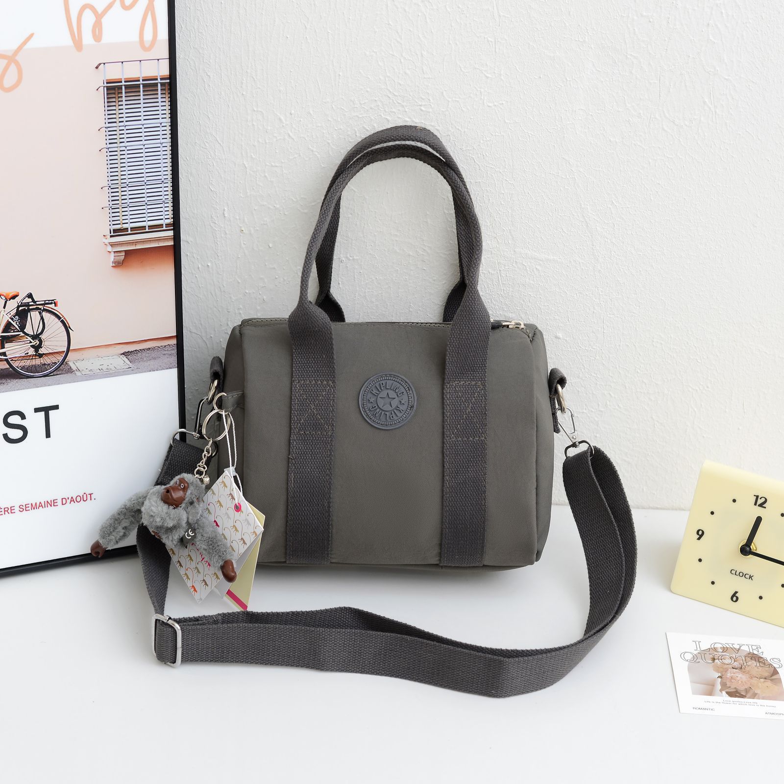 Bold  Canvas Shoulder Bag – Everyday Essential (AWBA009EW)