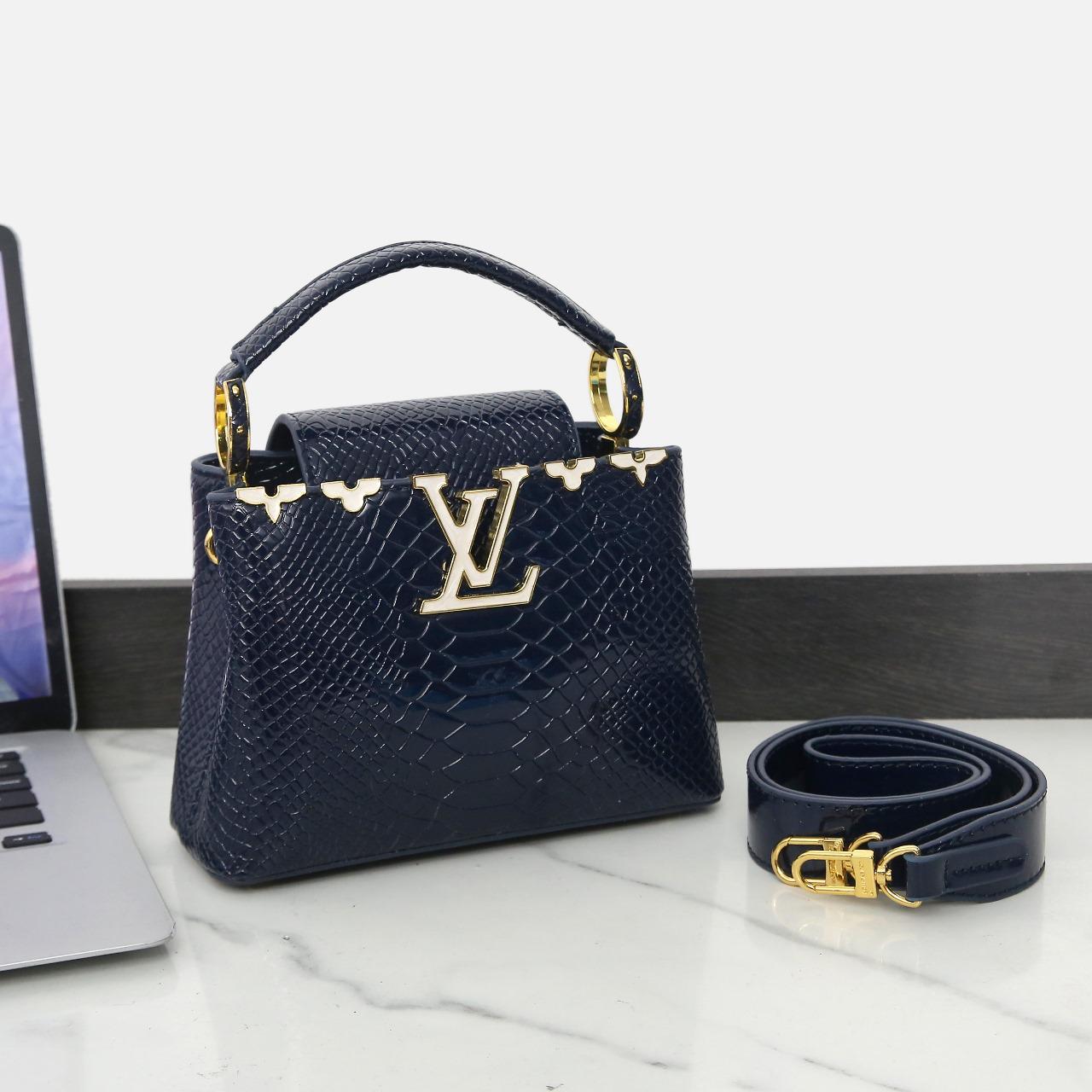 Luxury Textured Leather Handbag with Gold Detailing(AQCA049 ZE)