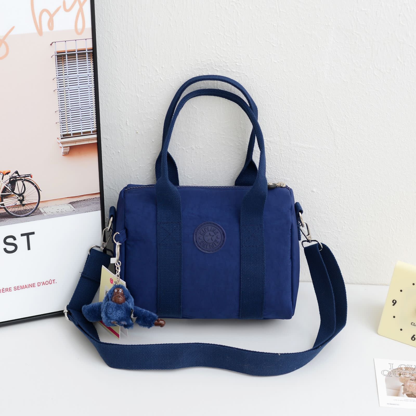 Bold  Canvas Shoulder Bag – Everyday Essential (AWBA009EW)