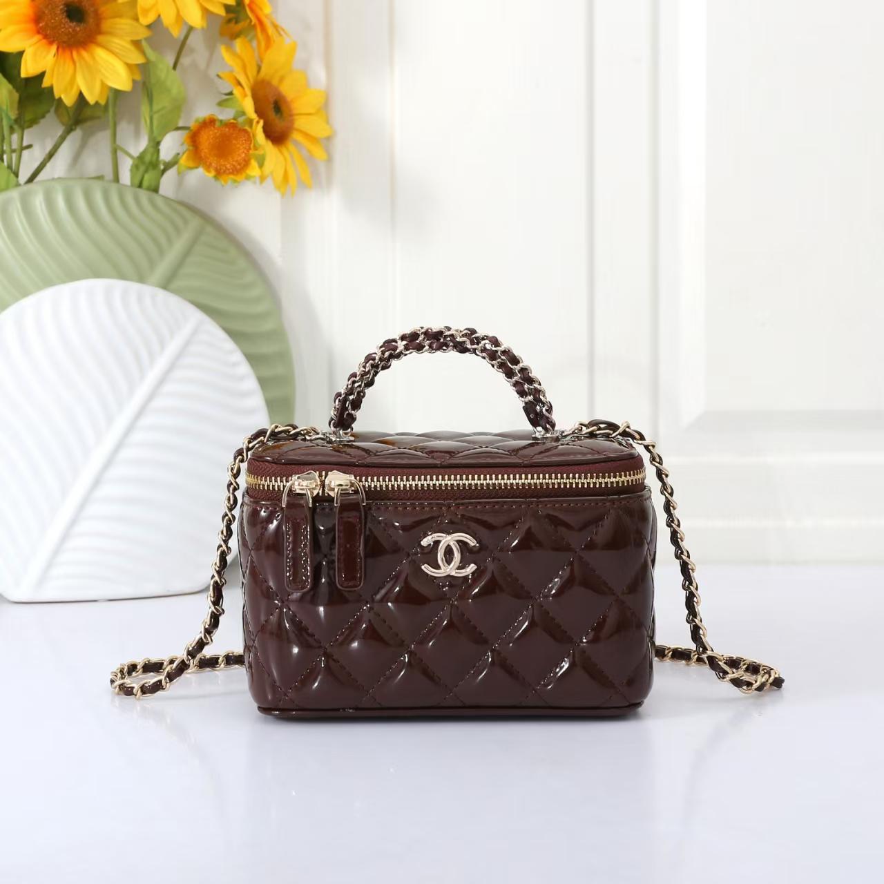 Chanel-Inspired Quilted Vanity Bag – Soft  with Gold Chain (RYCA049AW)