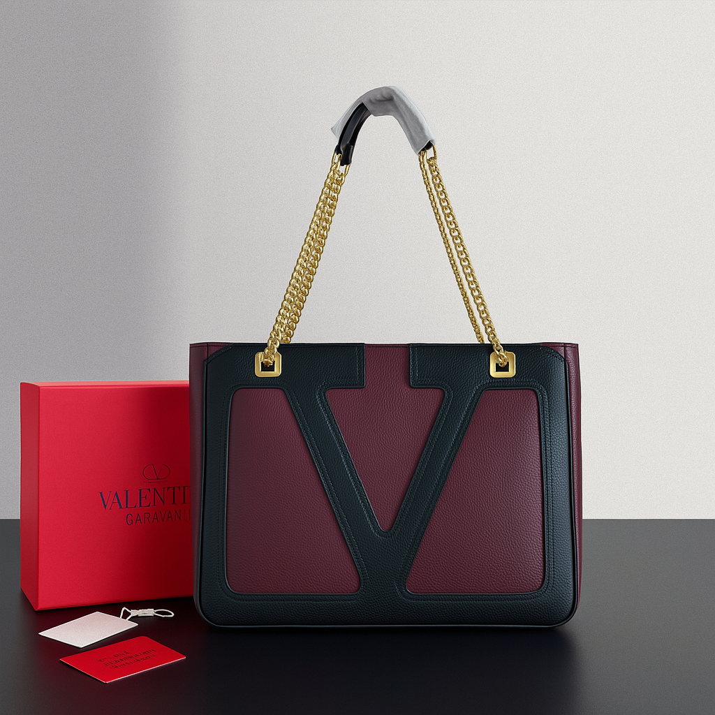 Valentino Garavani VLogo Signature Chain Bag (TYBA031W)
